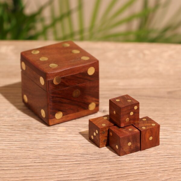 Кубики игральные в шкатулке из дерева шишам, компактный размер 4.5×4.5×4.5 см — изображение 3