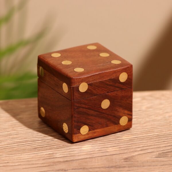 Кубики игральные в шкатулке из дерева шишам, компактный размер 4.5×4.5×4.5 см — изображение 5