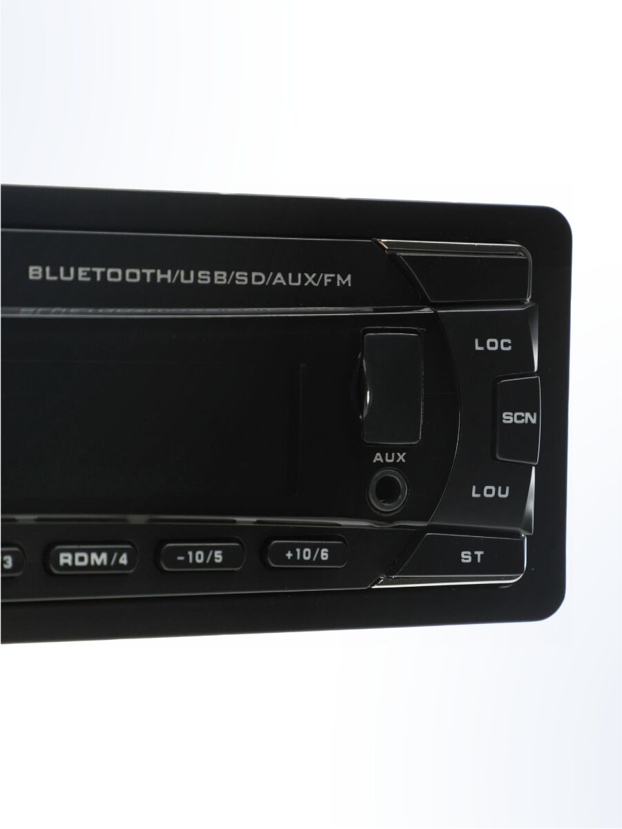 Черная панель аудиосистемы для автомобиля с поддержкой Bluetooth, USB, SD-карт, AUX и FM радио