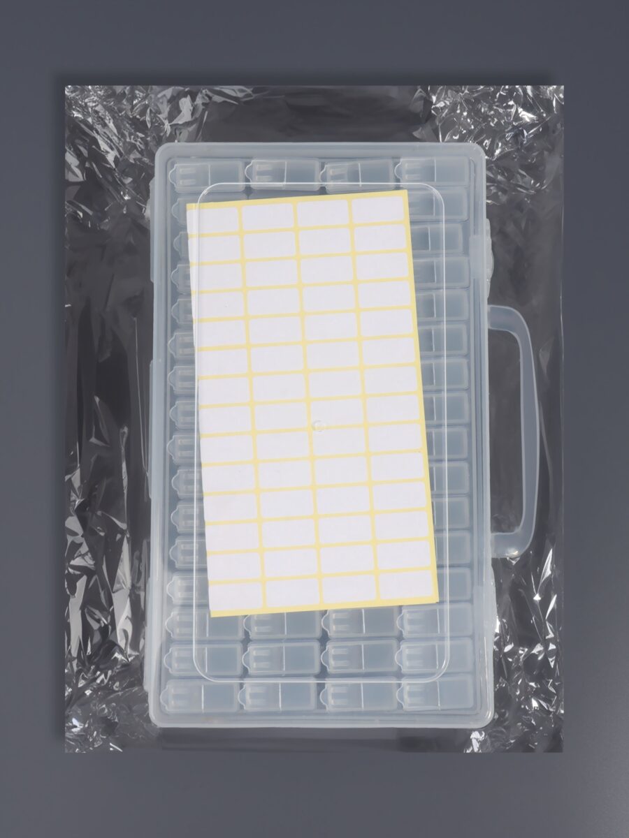 Органайзер для мелочей с 64 банками и наклейками 13×22×5 см Прозрачный пластиковый органайзер для мелочей с 64 баночками, наклейками и крышкой, размер 13×22×5 см