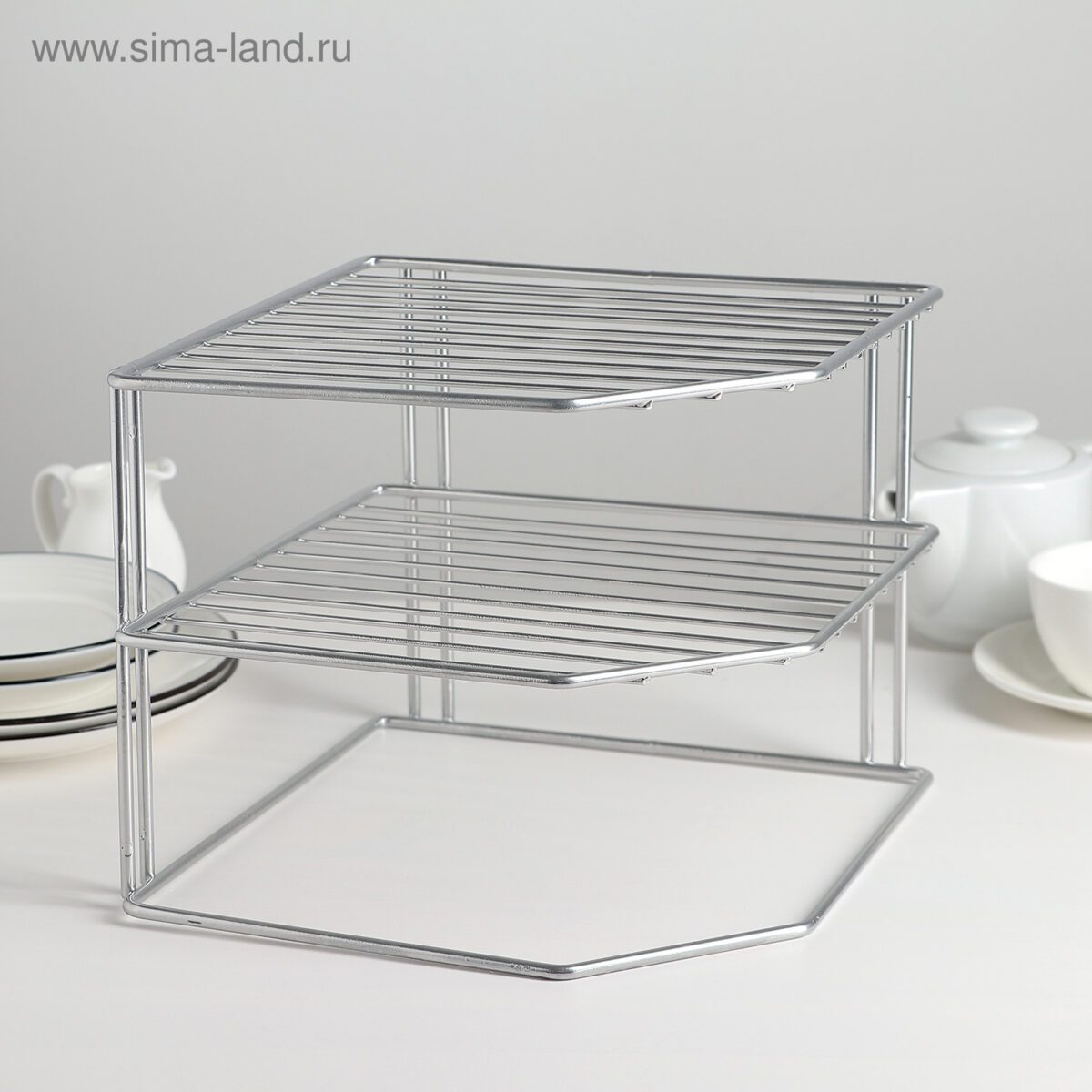 Компактная двухъярусная металлическая подставка для сушки посуды с хромированным покрытием Двухъярусная металлическая подставка для сушки посуды с хромированным покрытием и устойчивой конструкцией, подходящая для компактной кухни