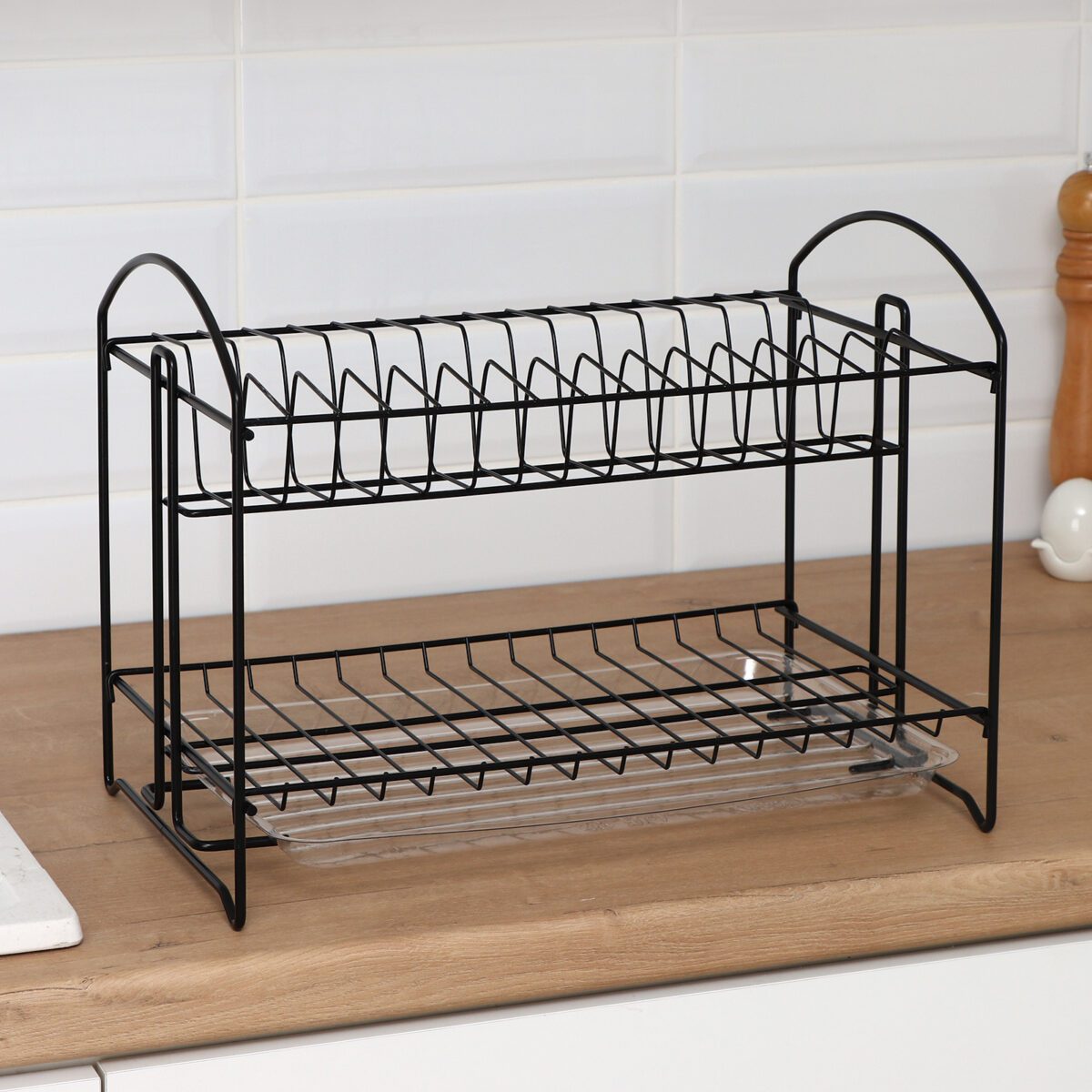 Компактная черная 2-ярусная сушилка для посуды с поддоном 39.5x24x29.5 см — идеальное решение для кухни Черная двухъярусная разборная сушилка для посуды с поддоном на кухне, размеры 39.5x24x29.5 см