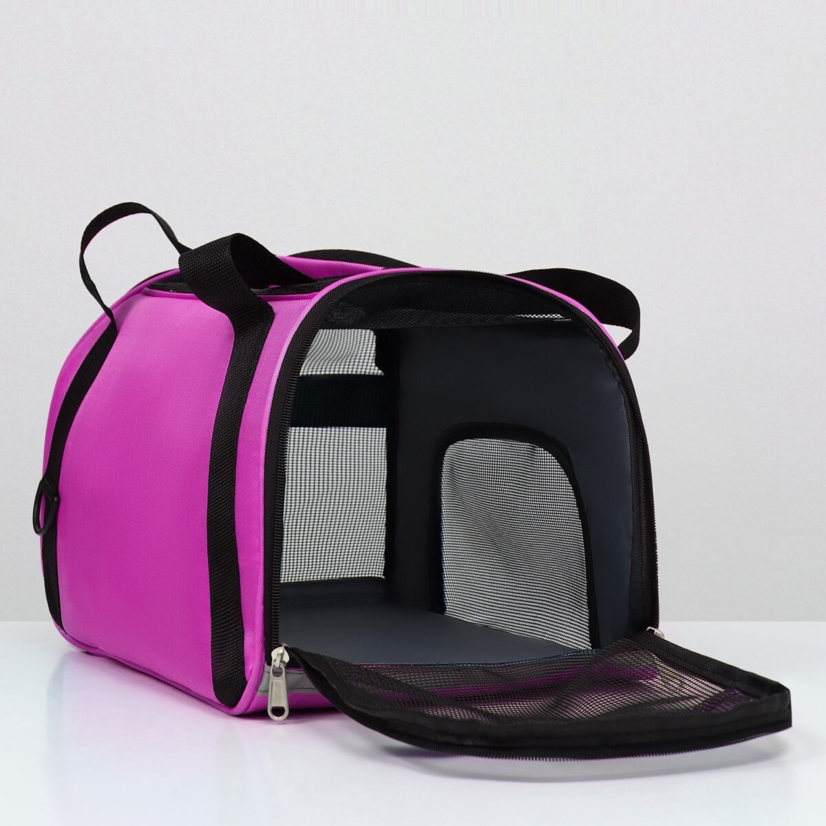 Фиолетовая сумка-переноска для кошек и малых пород собак с сетчатыми вставками, 52×25×33 см Фиолетовая сумка-переноска для питомцев с сетчатыми вставками и ручками, размеры 52×25×33 см