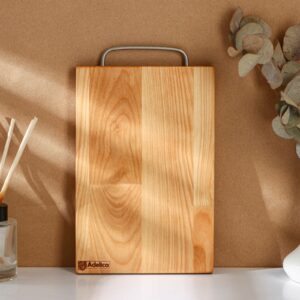 Компактная кухонная доска из берёзы 24×16×1.8 с натуральной текстурой, пропитанная минеральным маслом