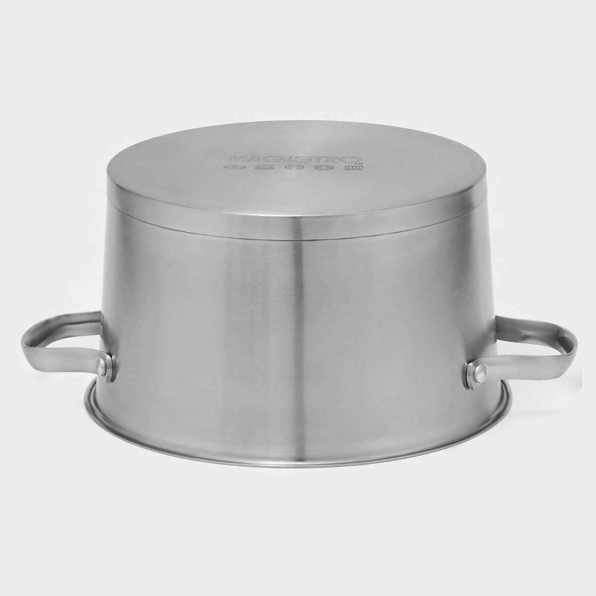 Кастрюля 5 литров с капсульным дном и ручками для всех видов плит Кастрюля объемом 5 литров из нержавеющей стали с капсульным дном и металлическими ручками, подходящая для индукционной плиты