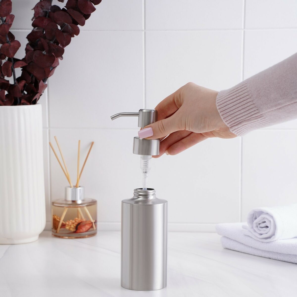 Компактный вертикальный дозатор для жидкого мыла из нержавеющей стали, объем 250 мл Настольный механический дозатор для мыла серебристого цвета с экологичной упаковкой, объем 250 мл