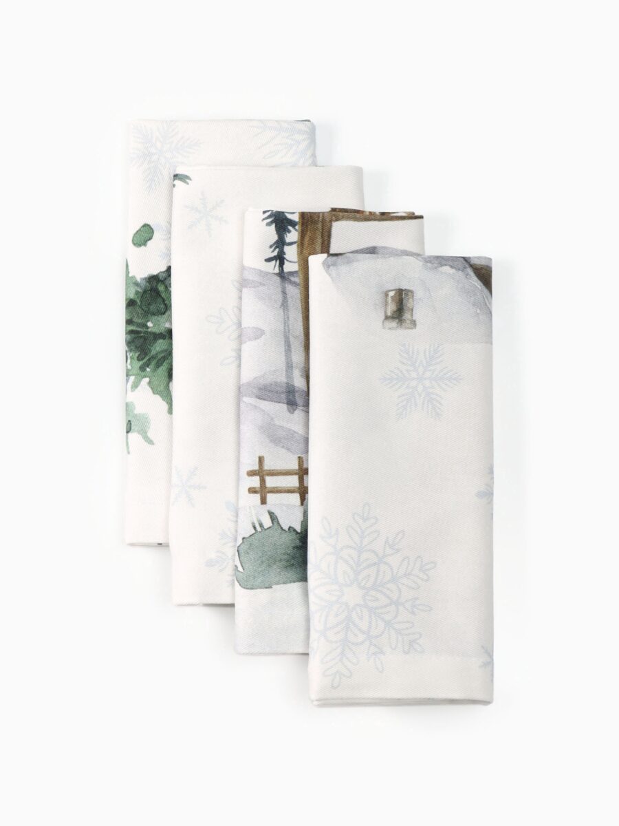 Праздничные белые сервировочные салфетки с лесными мотивами – комплект 4 шт Набор качественных тканевых сервировочных салфеток с зимним лесным дизайном, 4 шт на фото