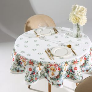 Круглая хлопковая скатерть саржа с новогодним узором: венки, колокольчики, ягоды и елочные ветви