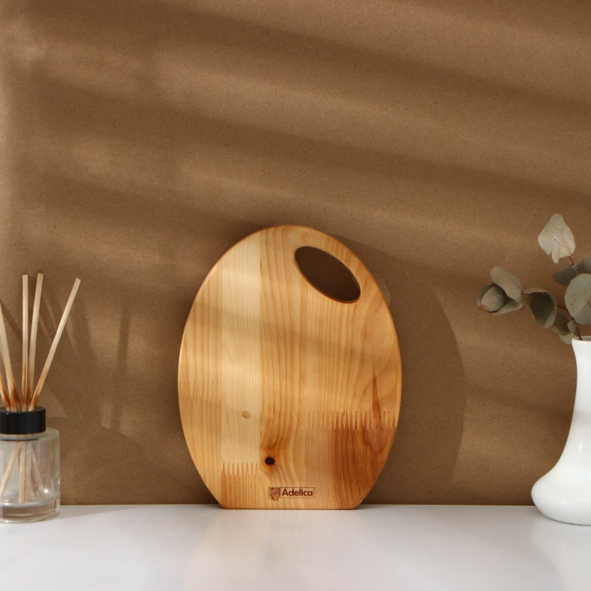 Набор досок разделочных деревянных берёза с пропиткой маслом — идеальное решение для кухни Деревянная разделочная доска овальной формы из березы с минеральной пропиткой и ручкой для удобства