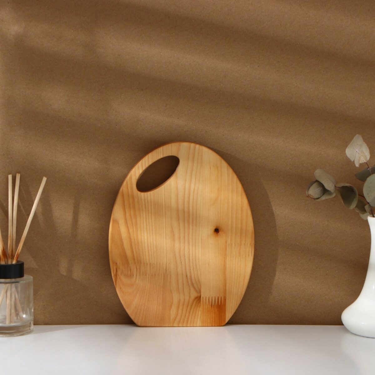 Деревянная доска для кухни с естественным рисунком из берёзы Овальная деревянная разделочная доска из берёзы с отверстием для подвешивания