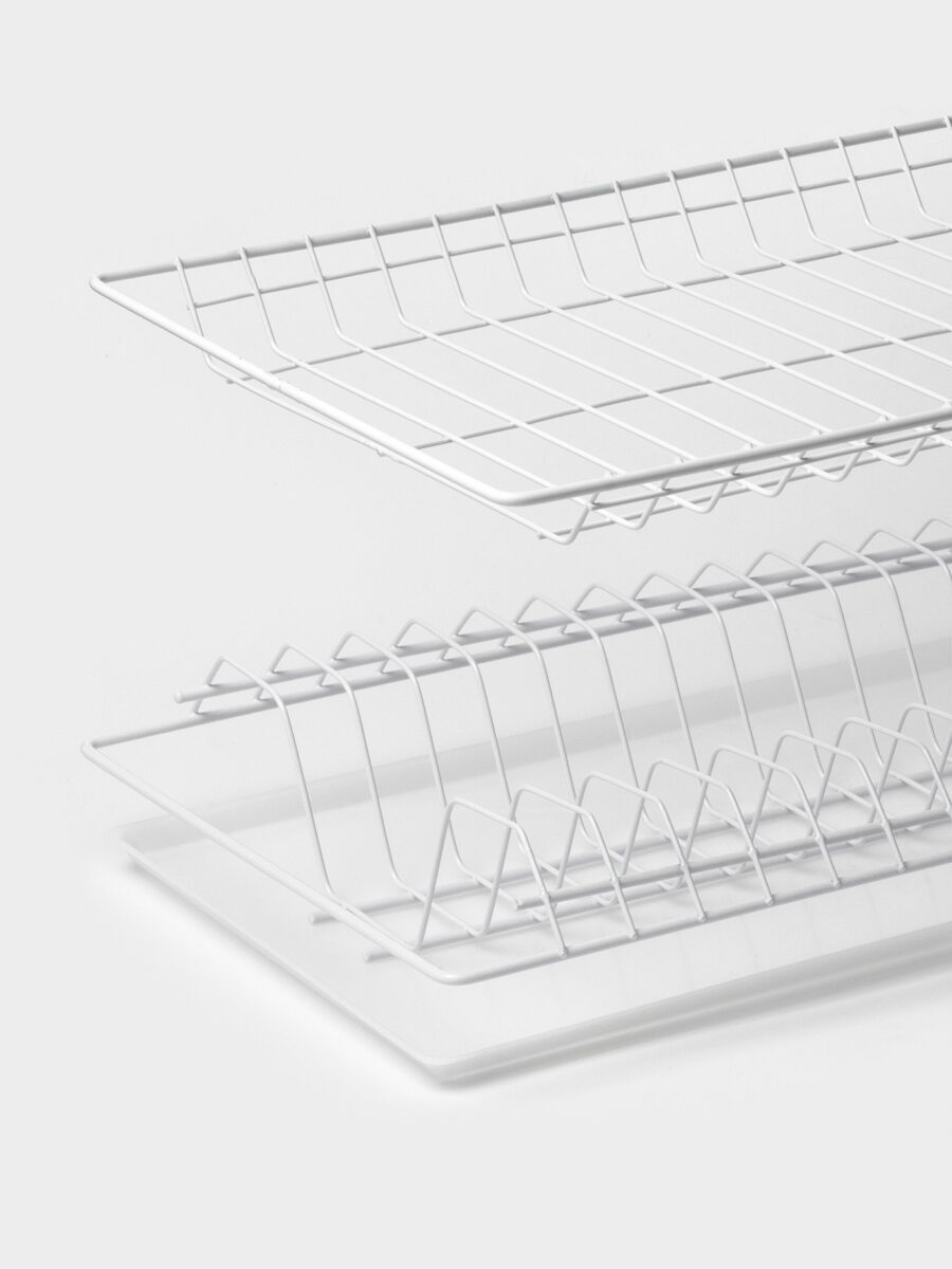 Универсальная двухъярусная сушилка для посуды с поддоном для шкафа 60 см, белая, 56,5×25,6 см Белая двухъярусная сушилка для посуды с поддоном для шкафа шириной 60 см и размерами 56,5×25,6 см