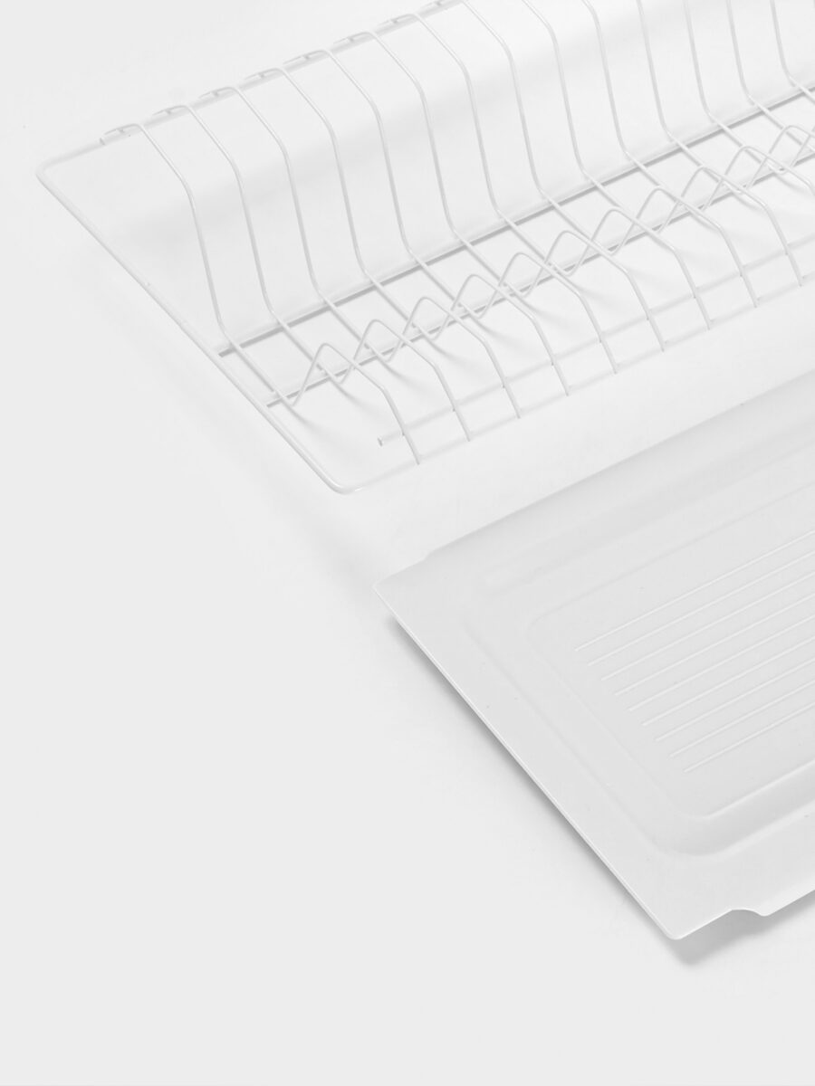 Сушилка для посуды с поддоном для шкафа шириной 60 см – белая, двухъярусная конструкция Белая сушилка для посуды с поддоном для кухонного шкафа шириной 60 см, глубиной 25.6 см
