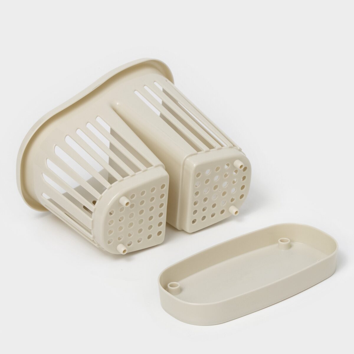 Подставка для столовых приборов настольная с поддоном и двумя секциями, пластиковая, стилизованная под ротанг Пластиковая белая подставка для столовых приборов настольная с поддоном и двумя секциями, стилизованная под ротанг