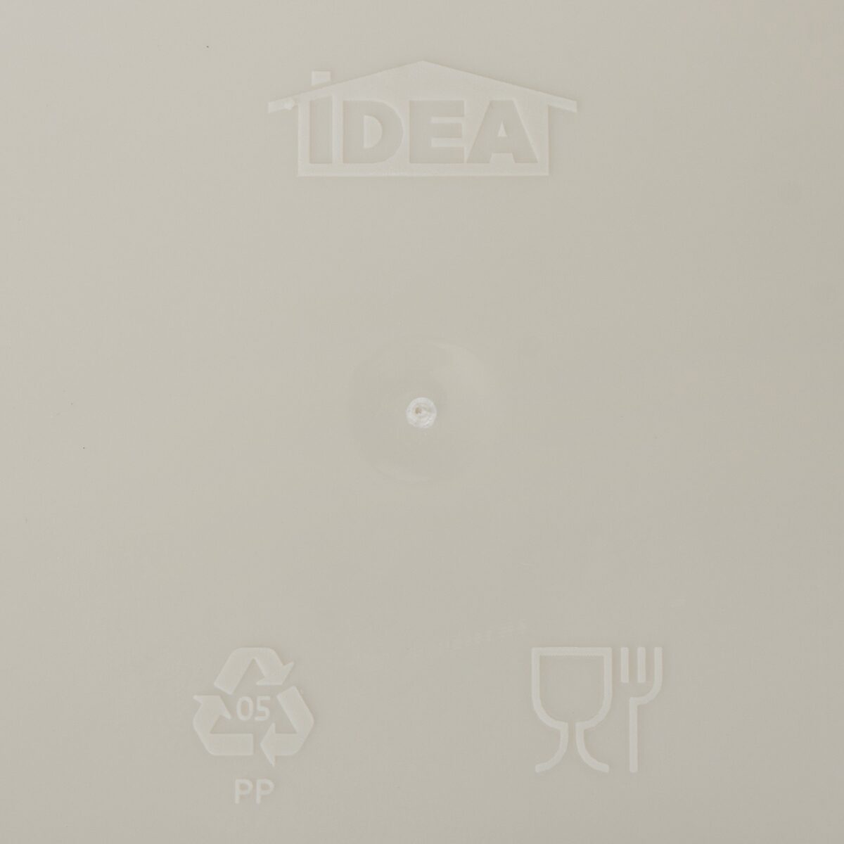 Пластиковая настольная подставка для столовых приборов с маркировкой пищевой безопасности Пластиковая настольная подставка для столовых приборов белого цвета с маркировкой переработки и пищевой безопасности