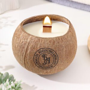 Рустикальная ароматическая свеча с натуральным ароматом зелёного чая в подсвечнике из кокосовой скорлупы, с деревянным фитилем и соевым воском